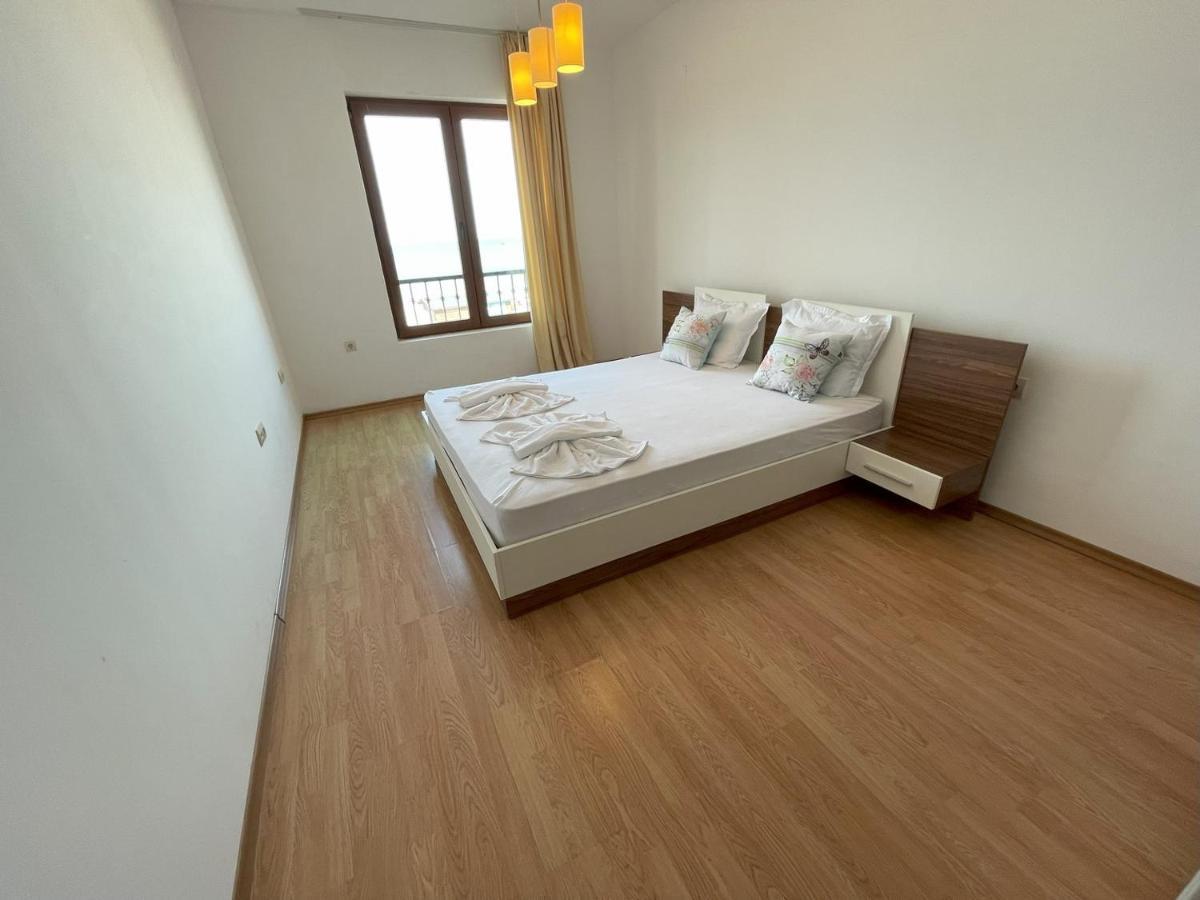 Menada Rocamar Apartments Carevo Kültér fotó