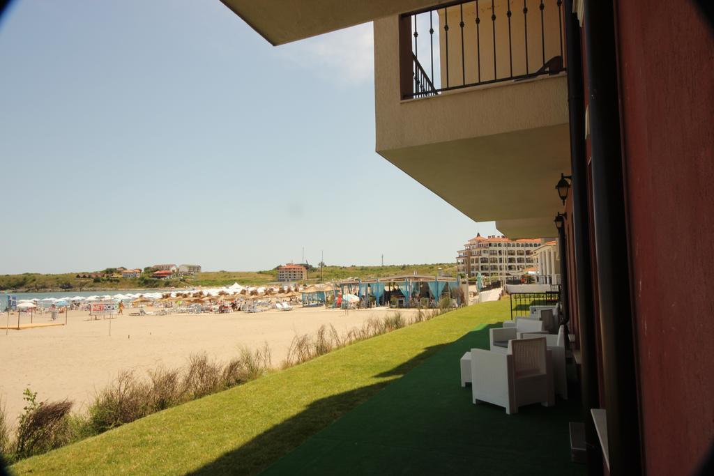 Menada Rocamar Apartments Carevo Kültér fotó