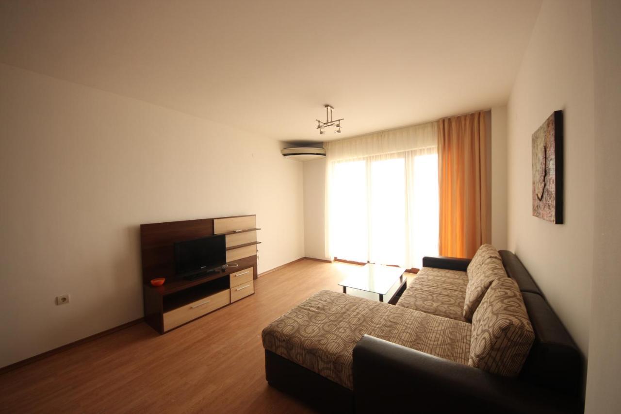 Menada Rocamar Apartments Carevo Kültér fotó