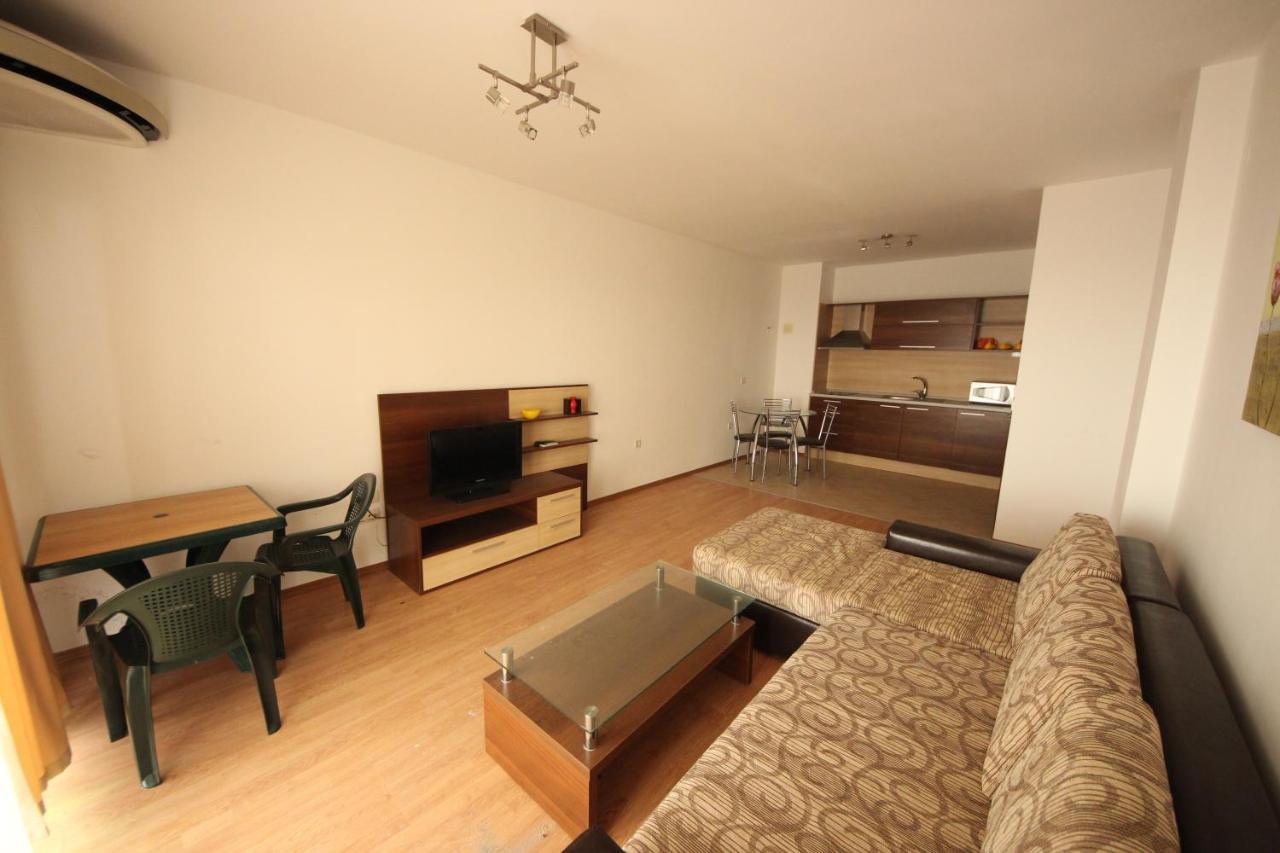 Menada Rocamar Apartments Carevo Kültér fotó